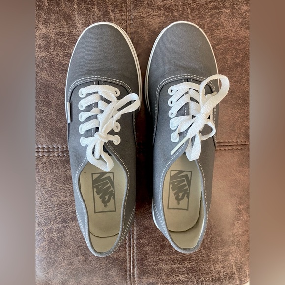 Grey Vans Atwood Low Sneakers EUC - Picture 1 of 3